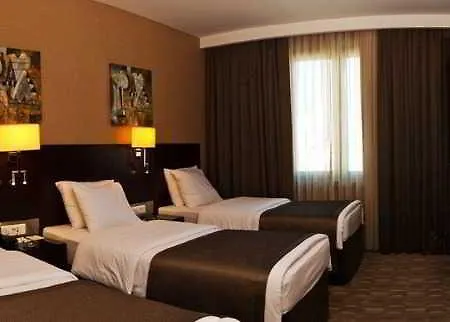 מלון Boutique Riva 3*